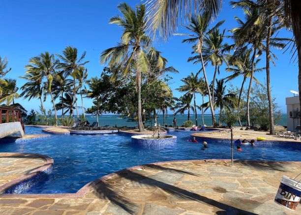 2 Bedroom Beachfront (4)